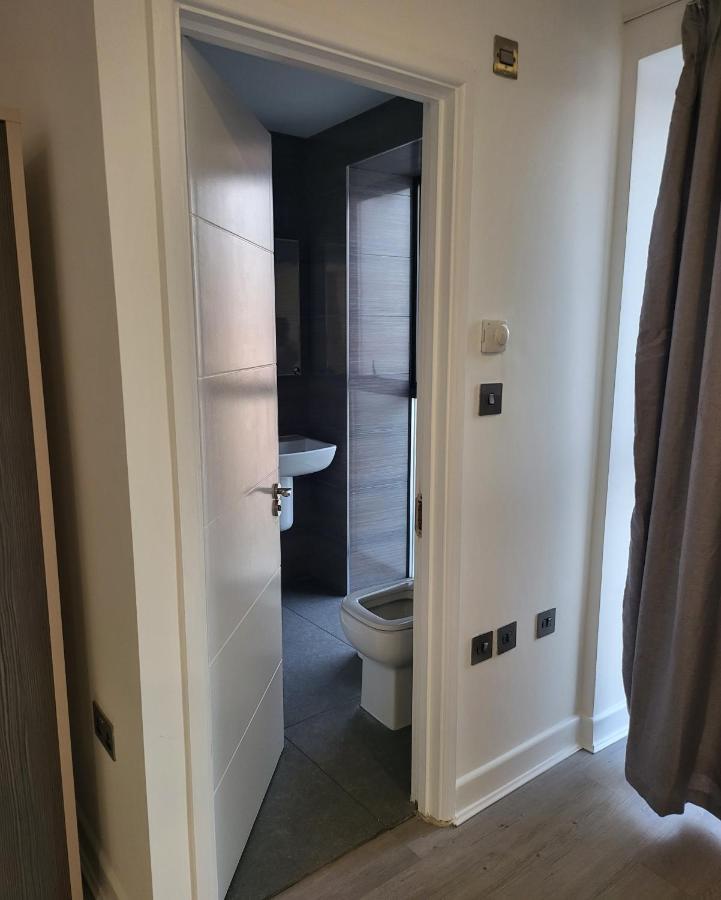 Appartamento 2 Bedrooms 2 Baths, 3 Toilets Excel And City Airport O2 Sleeps Up To 5, Londra