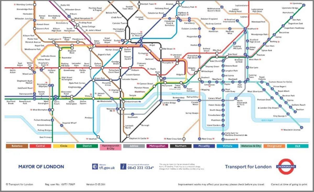 2 Bedrooms 2 Baths, 3 Toilets Excel And City Airport O2 Sleeps Up To 5, * Londra